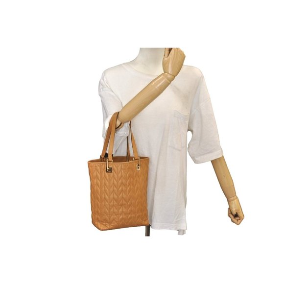 Gucci Camel Matelasse Leather Two Strap Tote with Bold Chrome - Picture 16 of 16